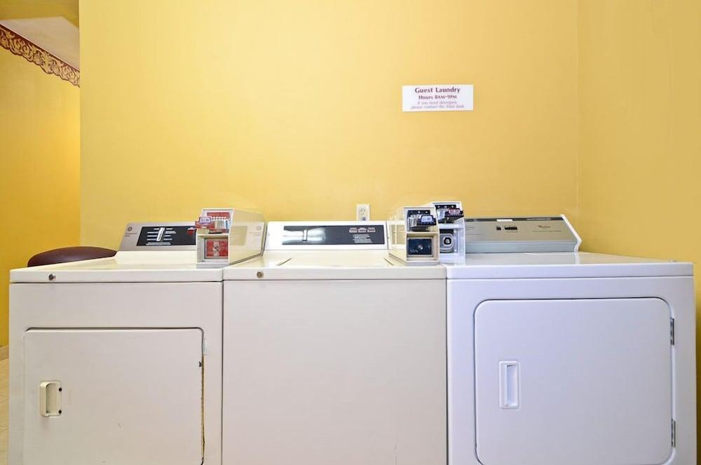 Econo Lodge Louisville Airport Εξωτερικό φωτογραφία