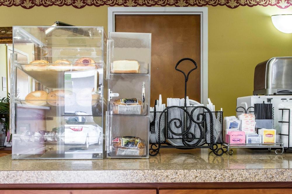 Econo Lodge Louisville Airport Εξωτερικό φωτογραφία