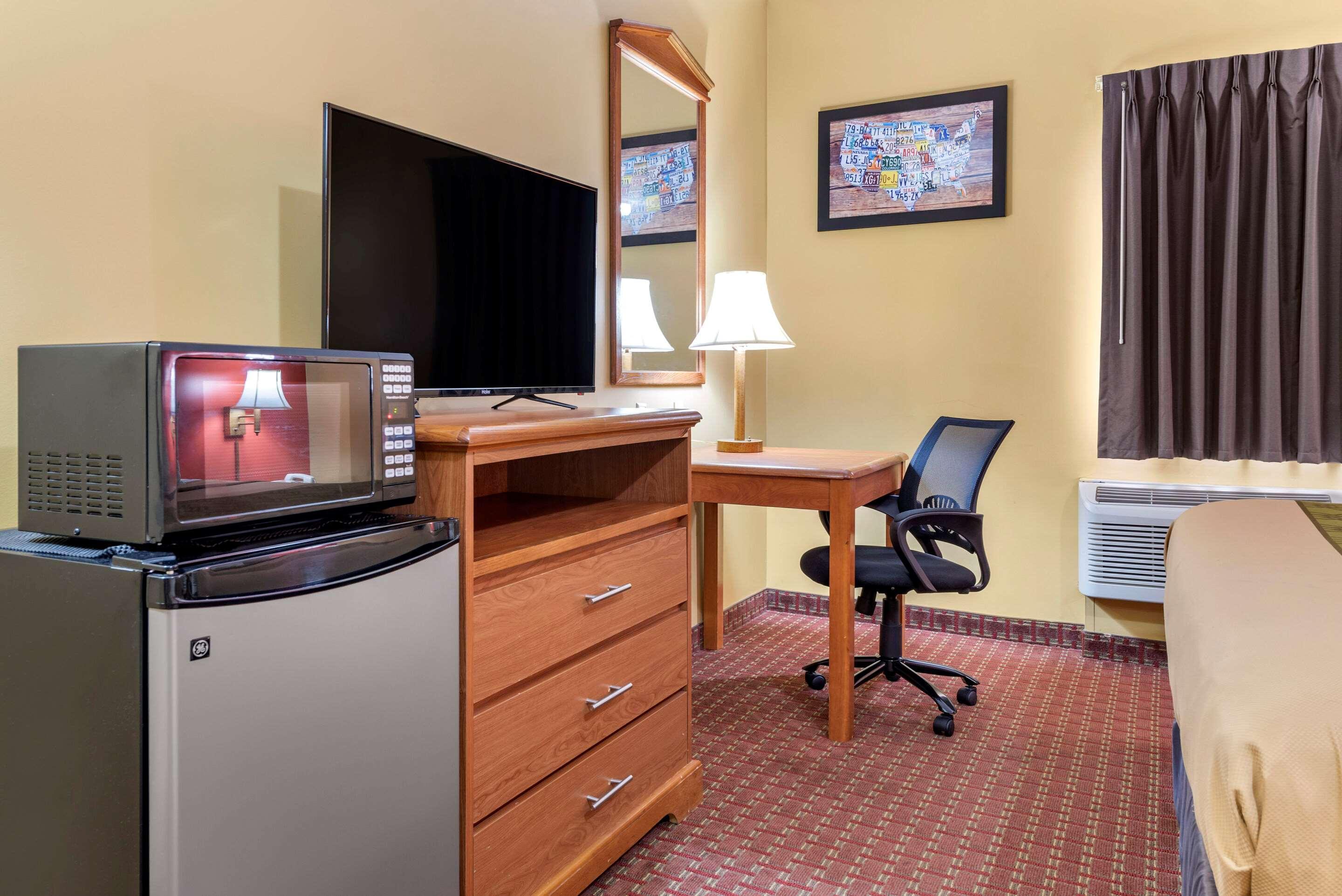 Econo Lodge Louisville Airport Εξωτερικό φωτογραφία