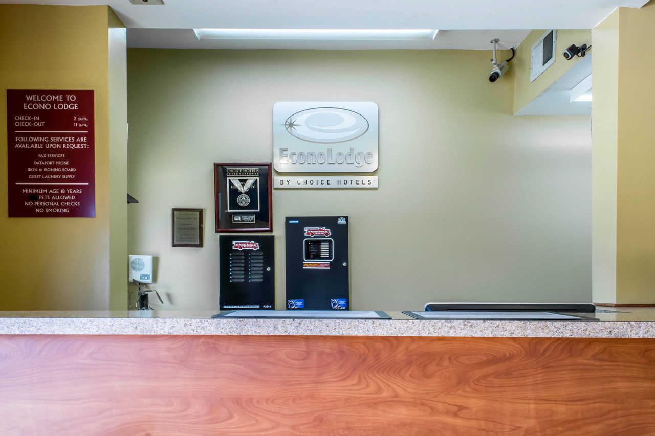Econo Lodge Louisville Airport Εξωτερικό φωτογραφία