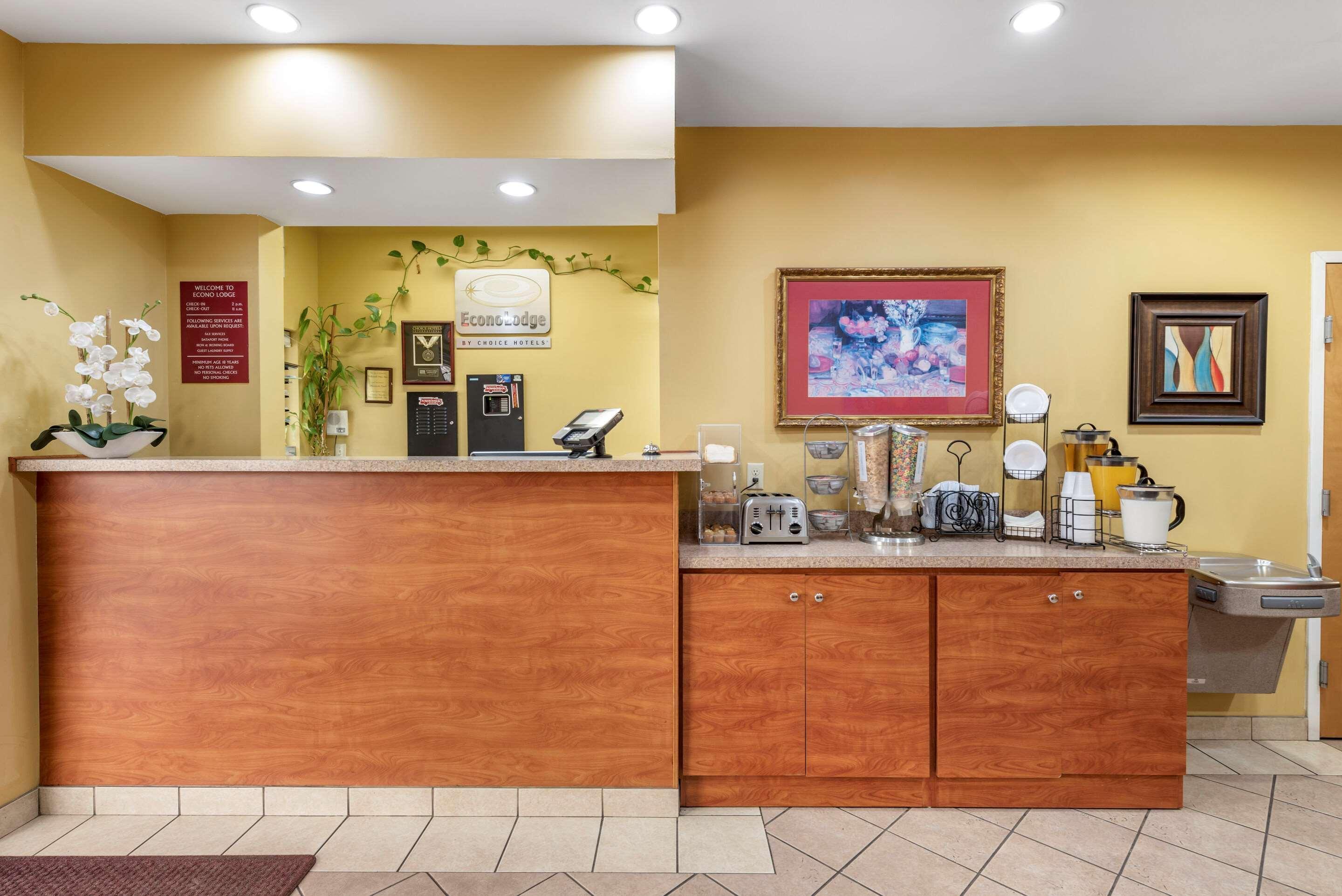 Econo Lodge Louisville Airport Εξωτερικό φωτογραφία
